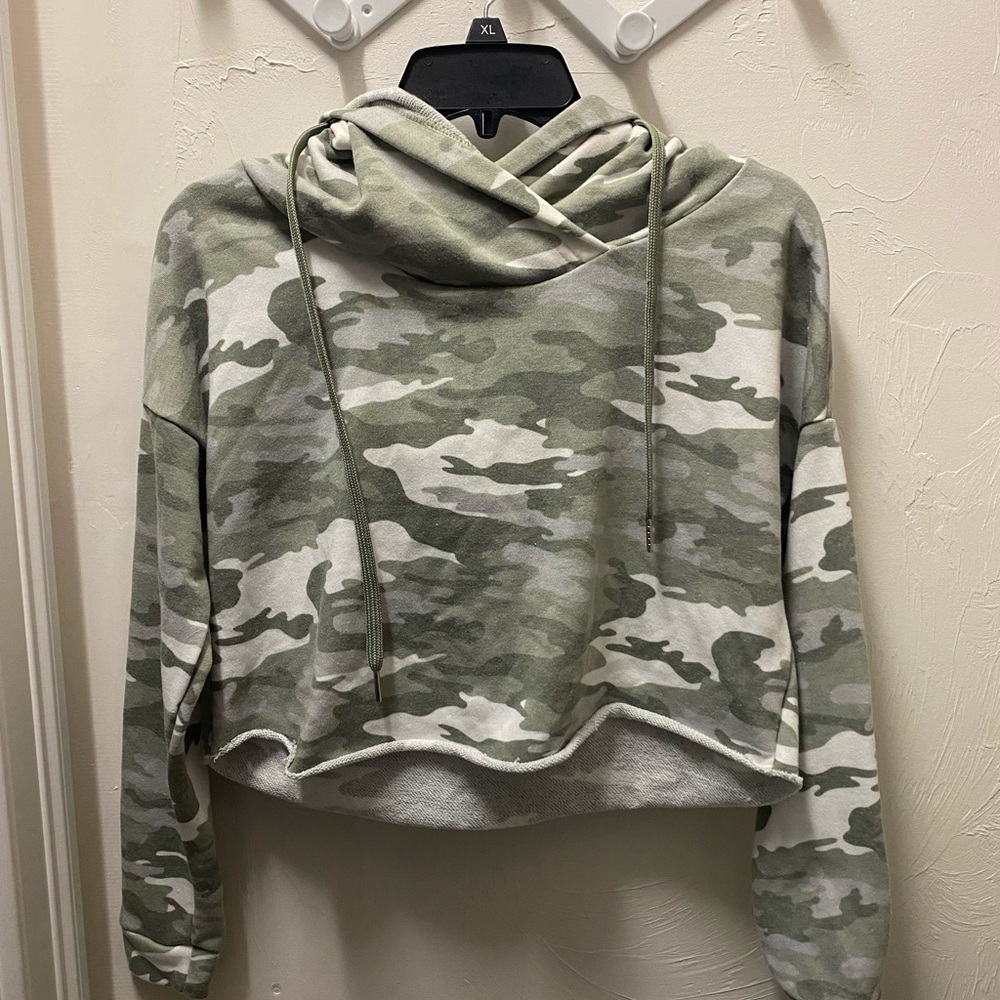 Cropped hoodie